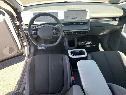 Certified 2024 Hyundai Ioniq 5 SEL RWD image 11