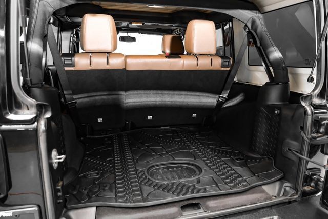 Used 2015 Jeep Wrangler Unlimited Sahara w/ Connectivity Group AWD/4WD image 50