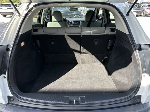 Used 2022 Honda HR-V LX image 17