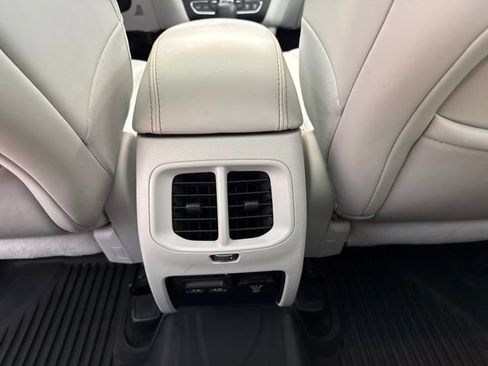 Used 2019 Jeep Cherokee Limited AWD/4WD image 40