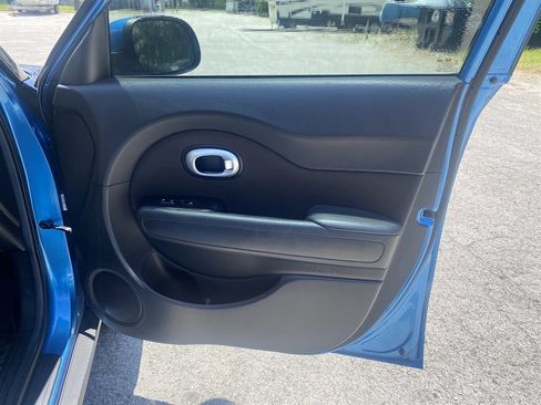 Used 2016 Kia Soul + w/ Designer's Package image 12