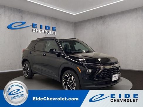 New 2026 Chevrolet TrailBlazer RS w/ Convenience Package AWD/4WD image 1