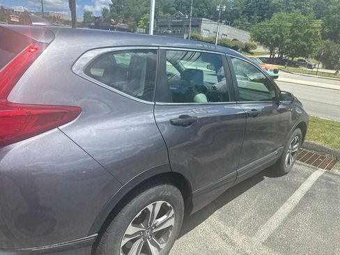 Used 2017 Honda CR-V LX image 4