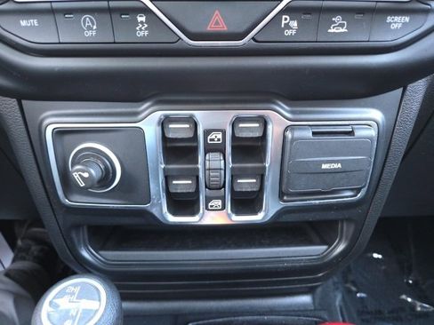 Used 2021 Jeep Wrangler Unlimited Sahara image 61