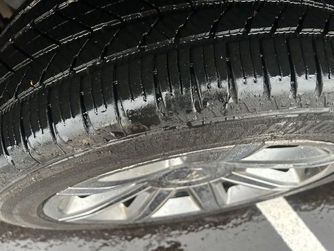 Used 2018 Cadillac Escalade Luxury image 8