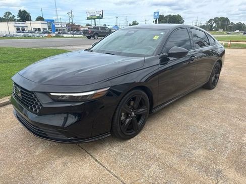 Used 2024 Honda Accord Sport image 4