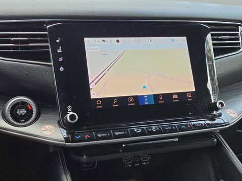 Used 2024 Jeep Wagoneer L Series II image 30