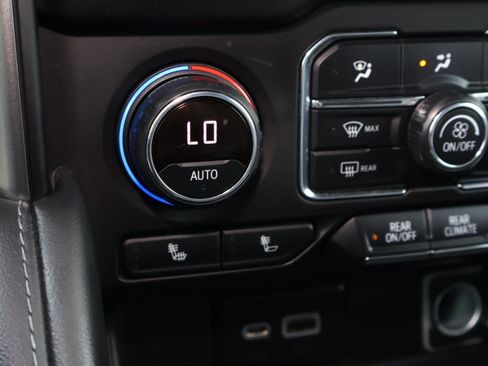 Used 2021 Chevrolet Tahoe Z71 w/ Luxury Package image 30