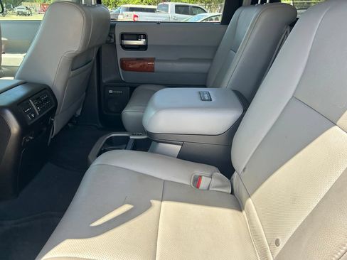 Used 2019 Toyota Sequoia Platinum RWD image 17