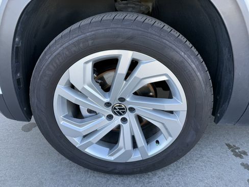 Used 2023 Volkswagen Atlas SE w/ Panoramic Sunroof Package image 13