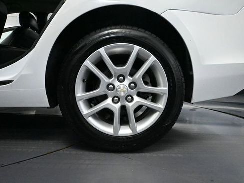 Used 2016 Chevrolet Malibu LT w/ Power Convenience Package image 12