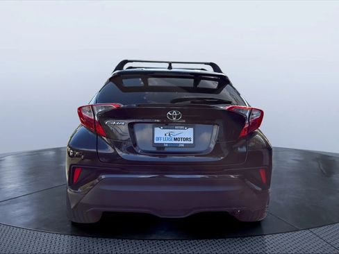 Used 2021 Toyota C-HR LE image 4