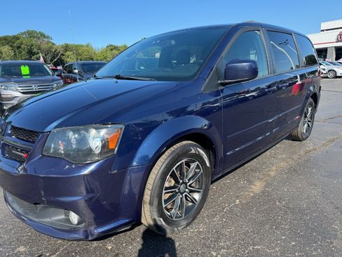 Used 2016 Dodge Grand Caravan R/T w/ Driver Convenience Group FWD image 9