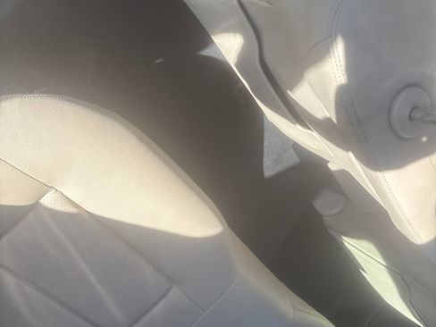 Used 2011 Mercedes-Benz E 350 Luxury w/ Premium 1 Pkg image 26