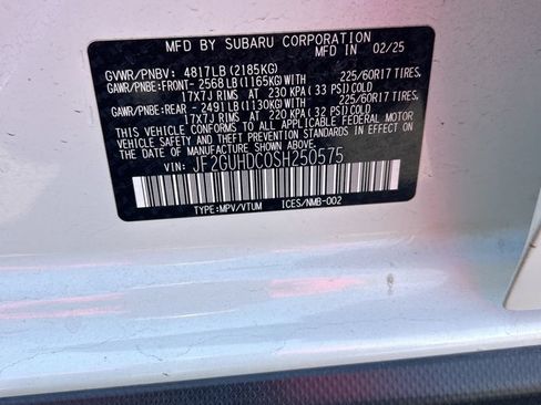 Used 2025 Subaru Crosstrek 2.5i Premium AWD/4WD image 3