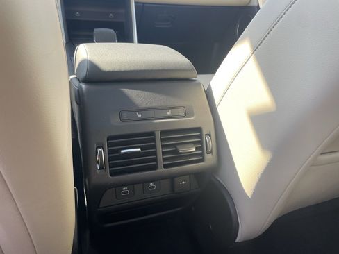 Used 2024 Land Rover Discovery Sport S image 27