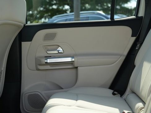 Certified 2026 Mercedes-Benz GLB 250 4MATIC image 38