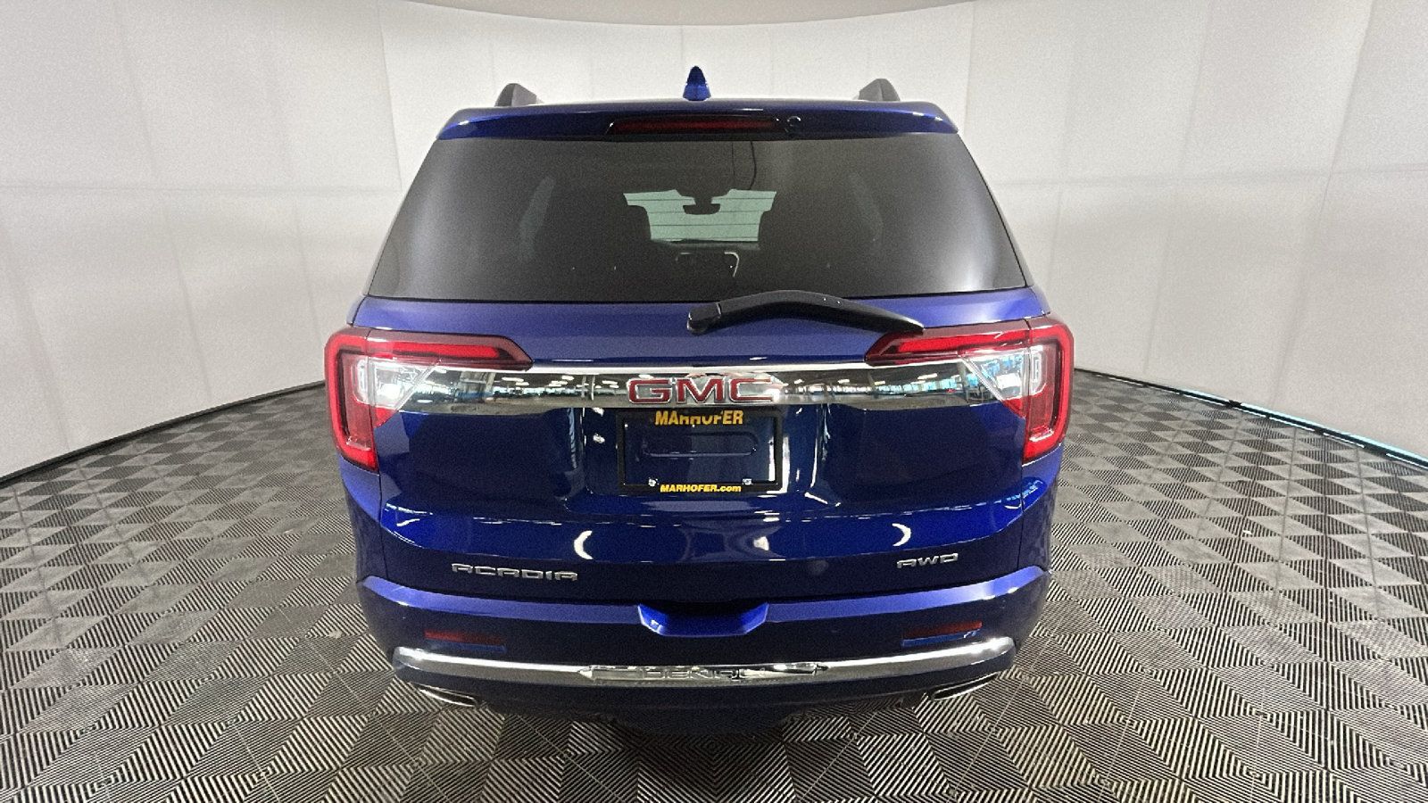 Used 2023 GMC Acadia Denali w/ Denali Technology Package AWD/4WD image 4