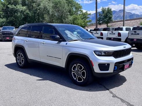 Used 2023 Jeep Grand Cherokee Trailhawk w/ Advanced Protech Group II AWD/4WD image 7