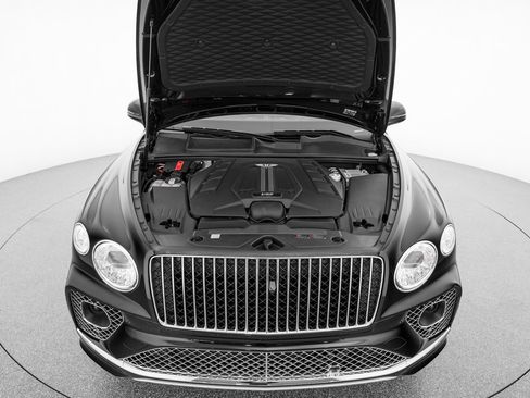 Used 2023 Bentley Bentayga Extended Wheelbase AWD/4WD image 40