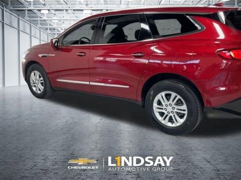 Used 2018 Buick Enclave Essence image 7