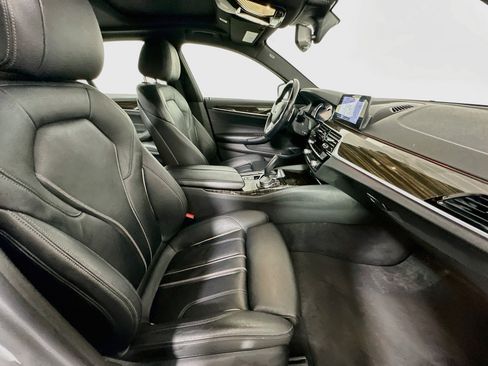 Used 2018 BMW 530i RWD image 33