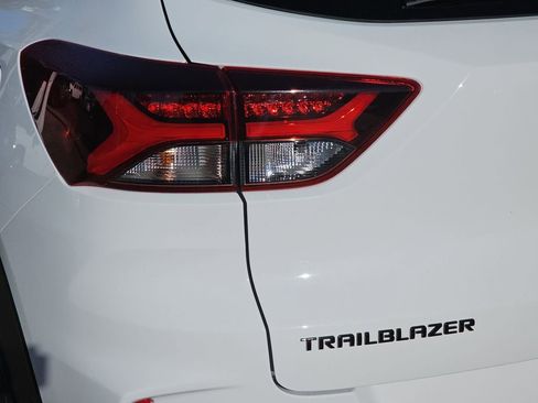 Used 2023 Chevrolet TrailBlazer RS w/ Convenience Package image 38