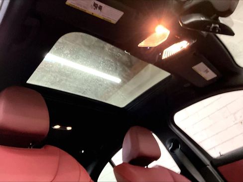 Used 2025 BMW 330i Sedan w/ Convenience Package image 25