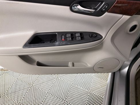 Used 2011 Chevrolet Impala LT w/ Luxury Edition Package FWD image 11