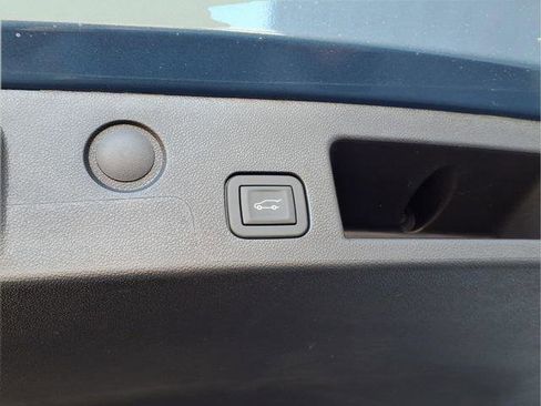 New 2026 Chevrolet Equinox LT w/ Convenience Package II image 8