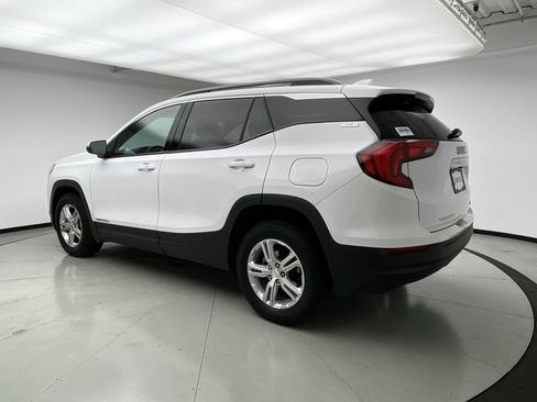 Used 2020 GMC Terrain SLE w/ Driver Convenience Package AWD/4WD image 3