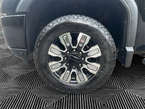 Used 2021 GMC Sierra 2500 AT4 w/ AT4 Preferred Package image 14