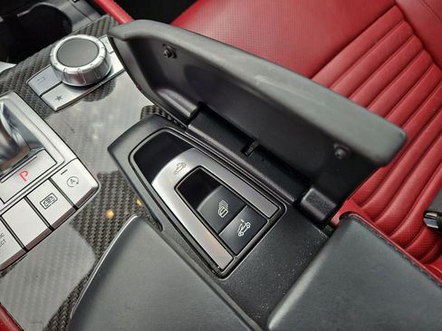 Used 2018 Mercedes-Benz SL 550 image 24