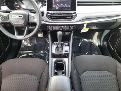 Used 2025 Jeep Compass Sport w/ Mopar Graphics Package image 19