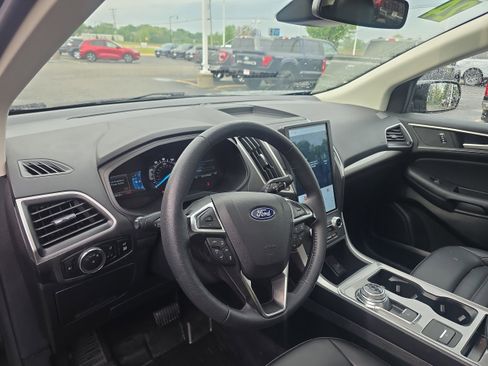 Used 2024 Ford Edge SEL w/ Convenience Package AWD/4WD image 10