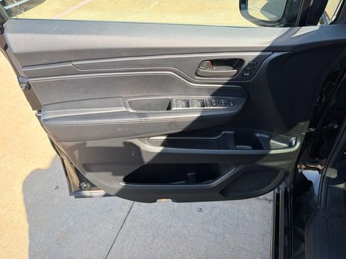 Used 2025 Honda Odyssey Sport-L image 13