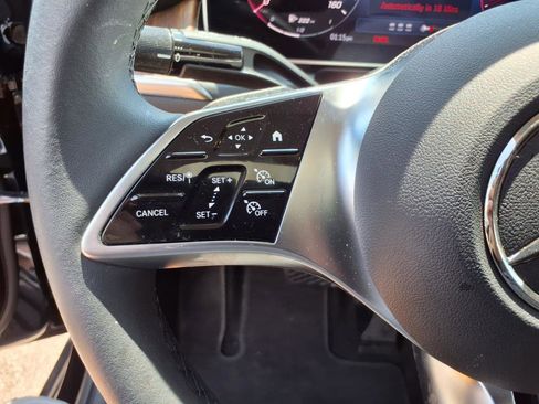 Used 2025 Mercedes-Benz GLC 300 4MATIC image 15