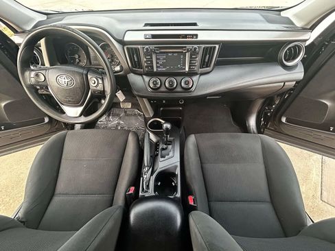 Used 2018 Toyota RAV4 LE image 18