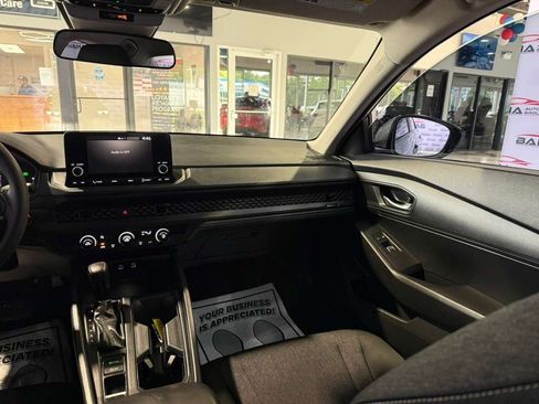 Used 2025 Honda Accord LX image 19