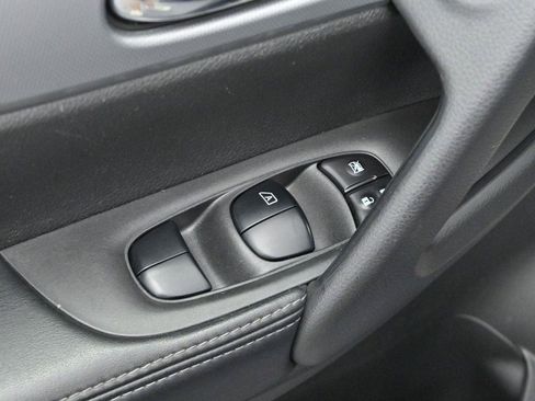 Used 2020 Nissan Rogue Sport SV w/ Technology Package FWD image 11