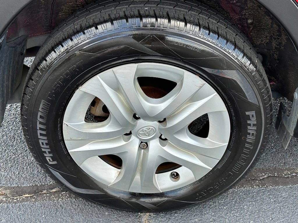 Used 2014 Toyota RAV4 LE FWD image 35