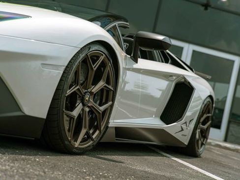 Used 2016 Lamborghini Aventador LP 750-4 Superveloce AWD/4WD image 41