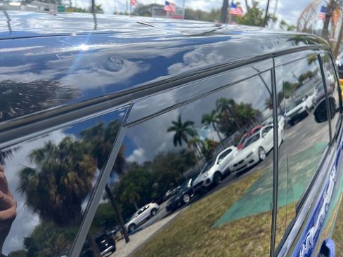 Used 2022 Land Rover Range Rover Sport SVR image 21