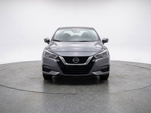 Used 2025 Nissan Versa SV FWD image 2