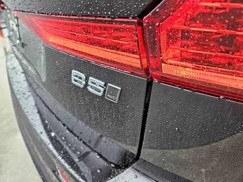 Certified 2025 Volvo XC60 B5 Plus AWD/4WD image 11