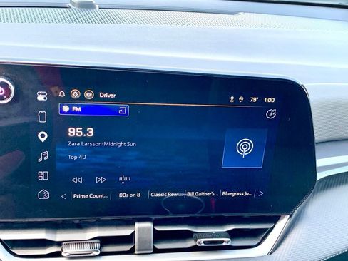 Used 2025 Chevrolet Equinox LT FWD image 34