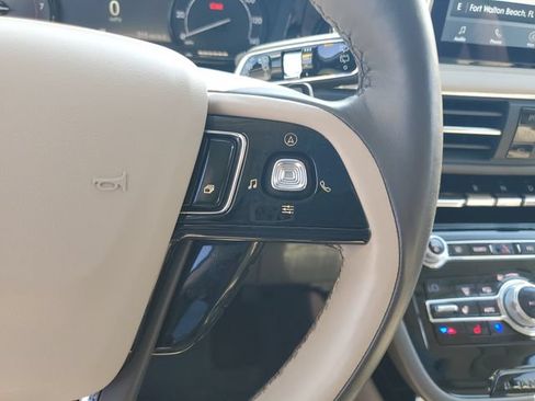 Used 2020 Lincoln Corsair Reserve w/ Appearance Package FWD image 13
