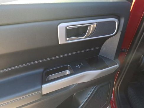 Used 2022 Ford Explorer XLT image 8