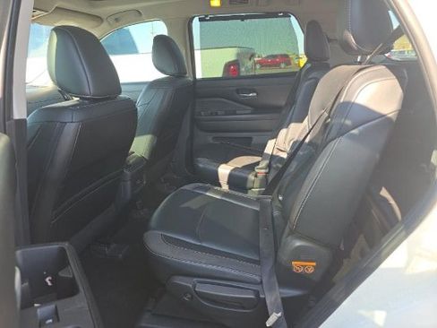 Used 2023 Nissan Pathfinder SL w/ SL Premium Package FWD image 15