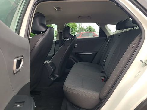 Used 2025 Kia K4 FWD image 23